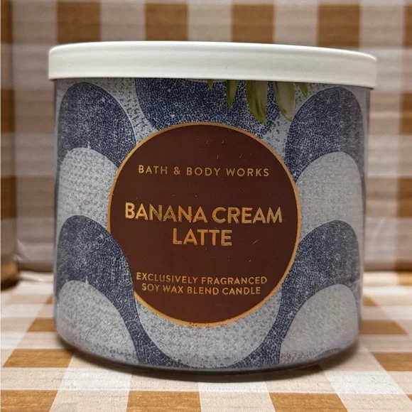 NEW B&BW Banana Cream Latte 3 wick candle - Picture 3 of 4